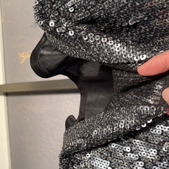 EXPRESS - NWT - dress: black & silver fading sequin ombré mini w lining - L - Picture 12 of 16